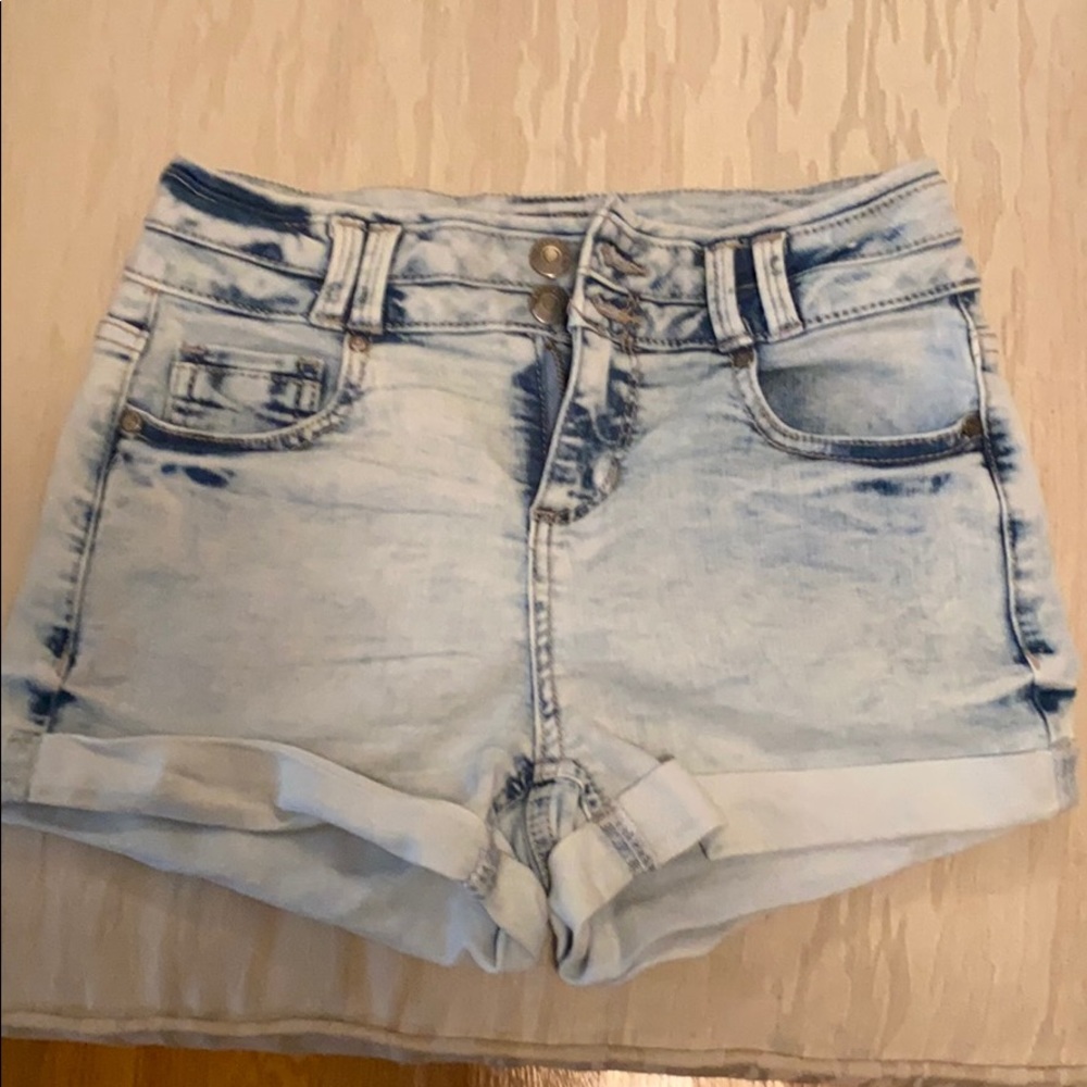 Blue jean shorts size 3. Great condition!